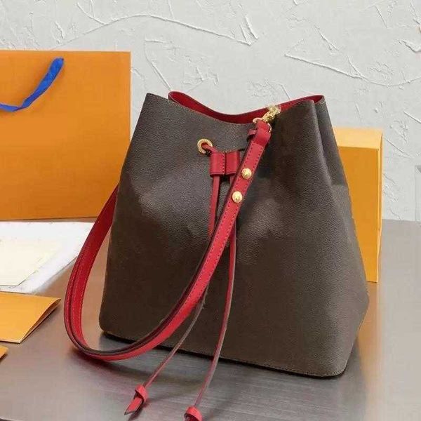 women leather shoulder bag designers handbags purse female messenger bag tote crossbody bags m44022 m44887 backpack fashion shopping satchel
women leather shoulder bag designers handbags purse female messenger bag tote crossbody bags m44022 m44887 backpack fashion shopping satchel