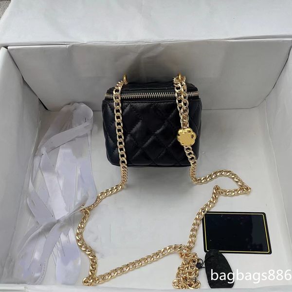 mini gold hardware bag camellia flowers women small cosmetic bag matelasse chain cross body bag leather sewing retro classic flap designer w
mini gold hardware bag camellia flowers women small cosmetic bag matelasse chain cross body bag leather sewing retro classic flap designer w