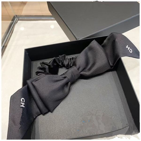 2colors women luxury designers hair rubber bands 2023 black white bowknot hair scrunchies cloth hair wrap hairjewelry ties, Pink
2colors women luxury designers hair rubber bands 2023 black white bowknot hair scrunchies cloth hair wrap hairjewelry ties, Pink