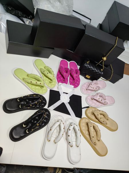 women designer slippers bread famous sandals plaid quilted c pool slides real leather cloud series womens slipper summer fashion soft slide, Black
women designer slippers bread famous sandals plaid quilted c pool slides real leather cloud series womens slipper summer fashion soft slide, Black