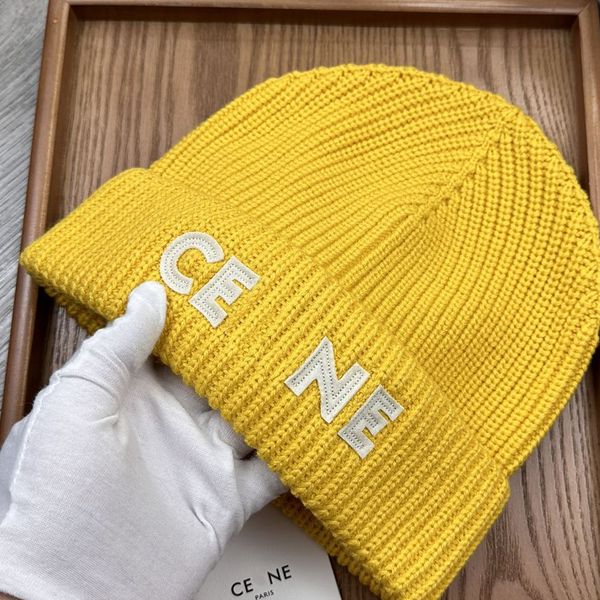 Luxury designer beanie letter ventilate hat ventilate Knitted Hat embroidery Warm multicolor Classic trend autumn winter Elegance versatile, No.2
Luxury designer beanie letter ventilate hat ventilate Knitted Hat embroidery Warm multicolor Classic trend autumn winter Elegance versatile, No.2