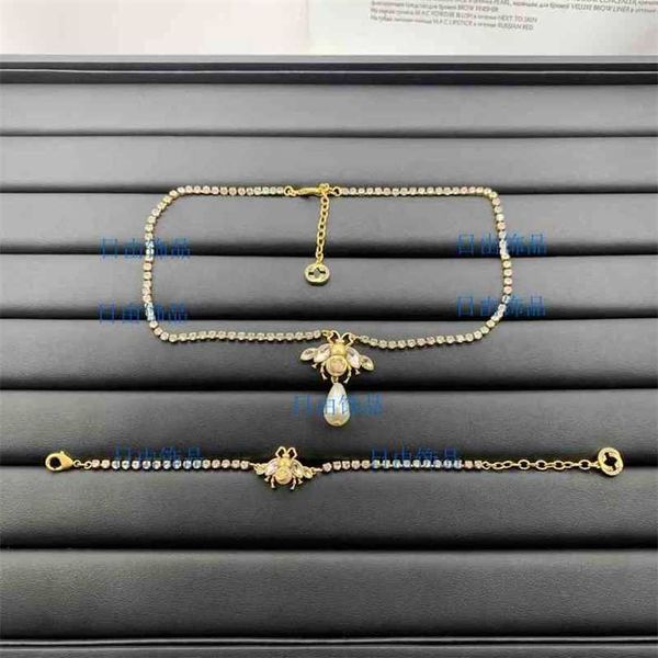 design necklace set necklace new diamond bee pearl clavicle chain bracelet temperament fashion jewelry factory direct sales 50% off, Silver
design necklace set necklace new diamond bee pearl clavicle chain bracelet temperament fashion jewelry factory direct sales 50% off, Silver