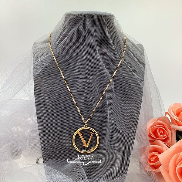 luxury designer pendant necklaces designers stainless steel plated faux leather letter for women wedding jewelry, Silver
luxury designer pendant necklaces designers stainless steel plated faux leather letter for women wedding jewelry, Silver