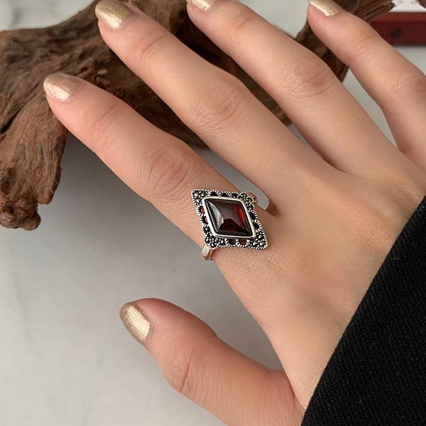 wedding rings vintage rhombus design red garnet stone thai silver ladies wholesale jewelry for women christmas gifts 230407, Slivery;golden
wedding rings vintage rhombus design red garnet stone thai silver ladies wholesale jewelry for women christmas gifts 230407, Slivery;golden