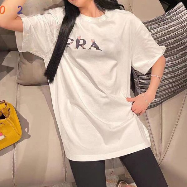 2023 designers t-shirts women tees chest letter fashion round neck short sleeve t-shirt white black fringe clothing ladies tees streetwear
2023 designers t-shirts women tees chest letter fashion round neck short sleeve t-shirt white black fringe clothing ladies tees streetwear