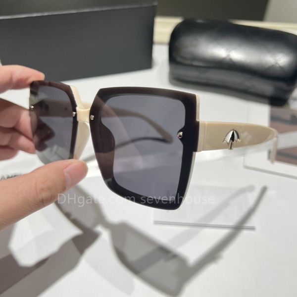 2023 cool sunglasses new men and women sunglasses pola polaroid polarized lenses fashion casual simple high-end atmosphere 5 color selection, White;black
2023 cool sunglasses new men and women sunglasses pola polaroid polarized lenses fashion casual simple high-end atmosphere 5 color selection, White;black