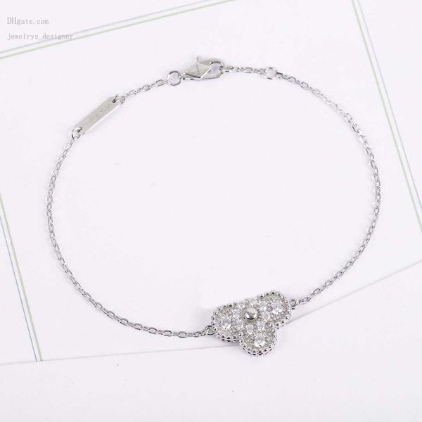 designer bracelets s925 silver 1.5cm flower bracelet with all diamond for women wedding jewelry gift web116, Golden;silver
designer bracelets s925 silver 1.5cm flower bracelet with all diamond for women wedding jewelry gift web116, Golden;silver