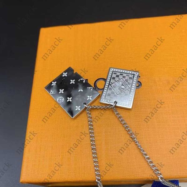 luxury pendant necklace fashions men and women inverted triangle letter gold chain jewelry mens and womens fashion personality chains m23040, Silver
luxury pendant necklace fashions men and women inverted triangle letter gold chain jewelry mens and womens fashion personality chains m23040, Silver