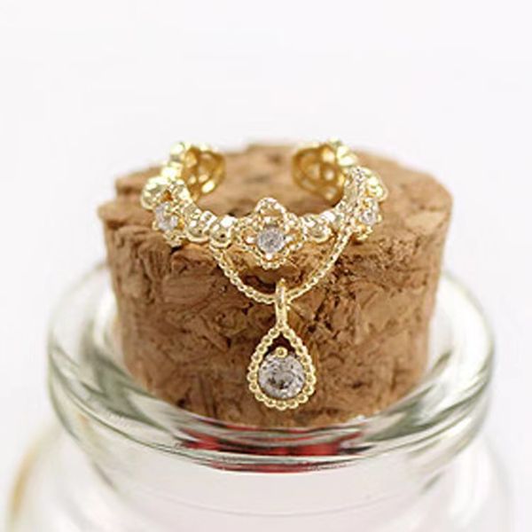 zircon rhinestone water drop ear bone clip without ear hole clip earring fake earring dual color hanging earring for women's silver one
zircon rhinestone water drop ear bone clip without ear hole clip earring fake earring dual color hanging earring for women's silver one