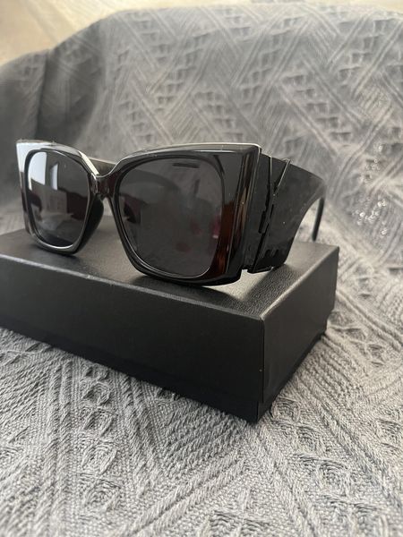 622s sunglasses for women glasses uv protection fashion sunglass letter casual eyeglasses with original box, White;black
622s sunglasses for women glasses uv protection fashion sunglass letter casual eyeglasses with original box, White;black