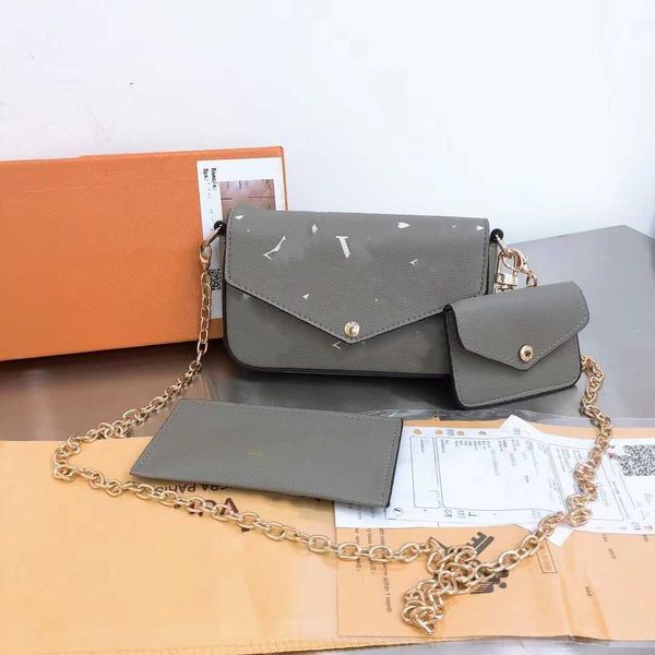 woman's brand designer bags handbags three-in-one shoulder crossbody bags tote 2023 new fashion texture chain portable envelope bag cam
woman's brand designer bags handbags three-in-one shoulder crossbody bags tote 2023 new fashion texture chain portable envelope bag cam
