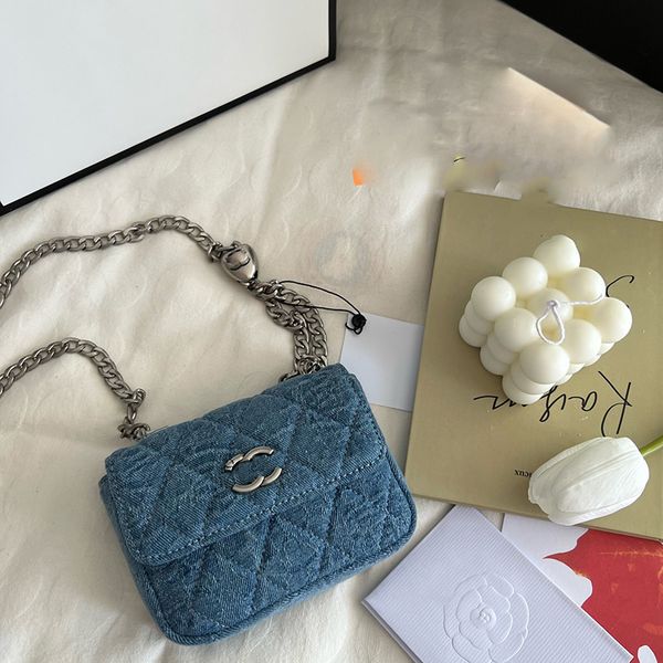 classic mini womens shoulder bag denim camellia silver hardware metal chain love lock adjustment buckle clamshell quilted shoulder makeup bo
classic mini womens shoulder bag denim camellia silver hardware metal chain love lock adjustment buckle clamshell quilted shoulder makeup bo