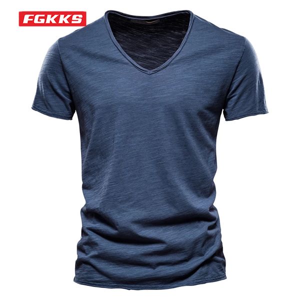 men's t-shirts fgkks fashion t-shirt men cotton solid color v-neck design solid color tees short sleeve quality brand male summer t shi, White;black
men's t-shirts fgkks fashion t-shirt men cotton solid color v-neck design solid color tees short sleeve quality brand male summer t shi, White;black