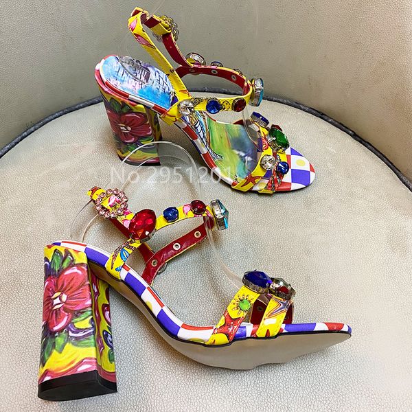 sandals sweet girls mixed colors match women sandal chunky heel dress shoes luxury beaded crystal wedding pumps 230407, Black
sandals sweet girls mixed colors match women sandal chunky heel dress shoes luxury beaded crystal wedding pumps 230407, Black