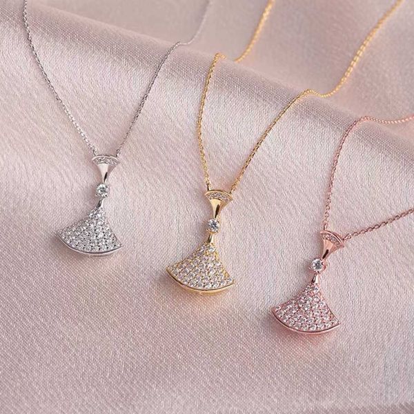 sterling silver full diamond small skirt necklace for women's ins minimalist large fan shaped pendant with mesh red collarbone chain
sterling silver full diamond small skirt necklace for women's ins minimalist large fan shaped pendant with mesh red collarbone chain