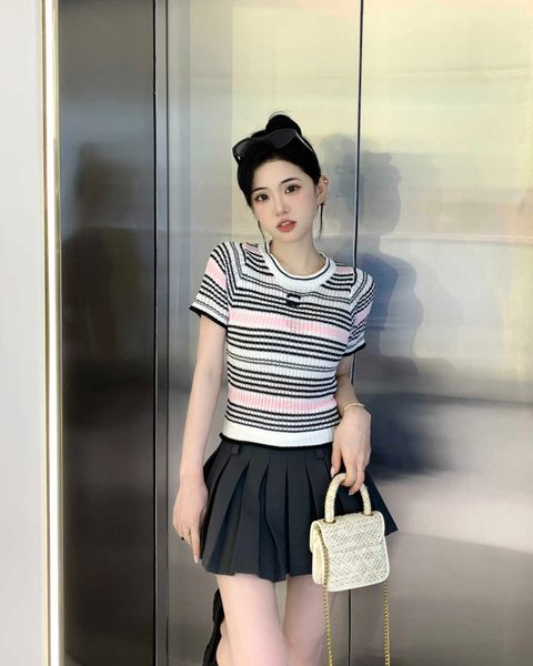 23ss womens t-shirt tee designer clothes women fringe contrasting colors knitting short sleeve t-shirt womens clothes, White
23ss womens t-shirt tee designer clothes women fringe contrasting colors knitting short sleeve t-shirt womens clothes, White