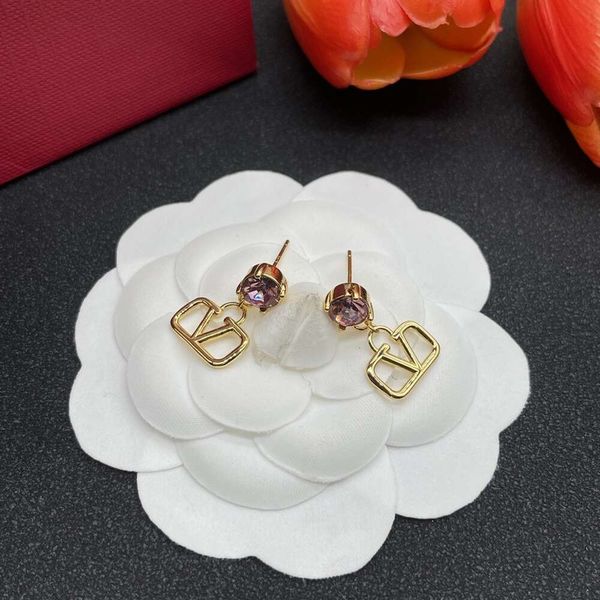 Classic Designer Earrings Jewelry Letter V Valentinolies jewelry Minimalist French Letter V Diamond Earstuds Daily Simple Commuting Colorful Diamond Earrings
Classic Designer Earrings Jewelry Letter V Valentinolies jewelry Minimalist French Letter V Diamond Earstuds Daily Simple Commuting Colorful Diamond Earrings