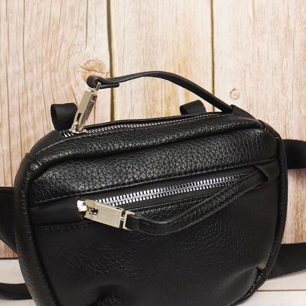 2023 classic leather 1017 alyx 9sm id bags men women 1:1 metal bar zipper alyx bag black buckle backpacks dual purpose
2023 classic leather 1017 alyx 9sm id bags men women 1:1 metal bar zipper alyx bag black buckle backpacks dual purpose