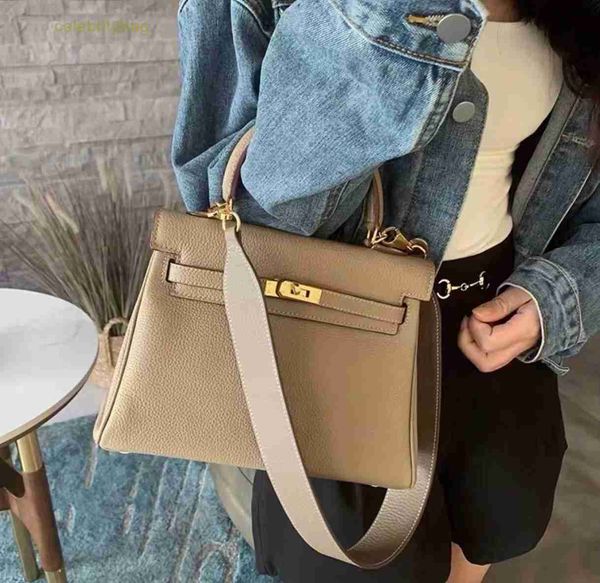 designer kelyss handbags hemrres 2023 autumn new fashion high class wide shoulder belt bag cowhide one shoulder crossbody handbag for women
designer kelyss handbags hemrres 2023 autumn new fashion high class wide shoulder belt bag cowhide one shoulder crossbody handbag for women