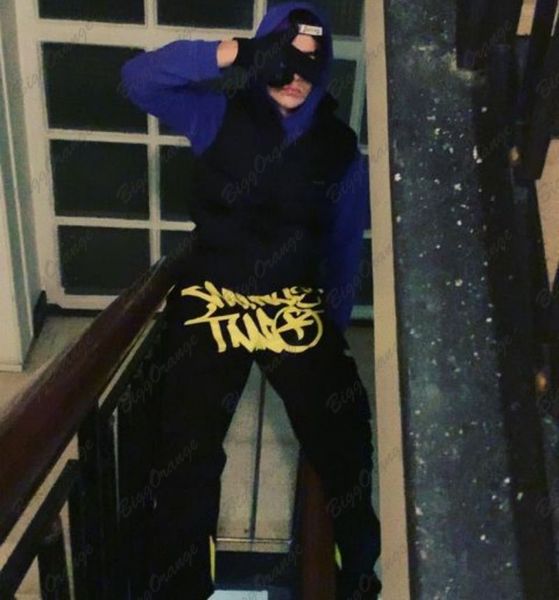 mens pants yellow print pants y2k pocket cargo street hip hop loose drawstring wide leg men women 230407, Black
mens pants yellow print pants y2k pocket cargo street hip hop loose drawstring wide leg men women 230407, Black