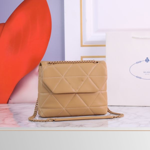 new chain women's bag korean edition solid soft leather lingge embroidered thread cross body small bag, european and american fashion s
new chain women's bag korean edition solid soft leather lingge embroidered thread cross body small bag, european and american fashion s