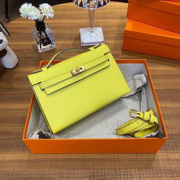 designer kelys handbags hemrres 2023 new women's h hand palm cow leather 22cm mini carrie fashion portable women's 1 has logo ze3i
designer kelys handbags hemrres 2023 new women's h hand palm cow leather 22cm mini carrie fashion portable women's 1 has logo ze3i