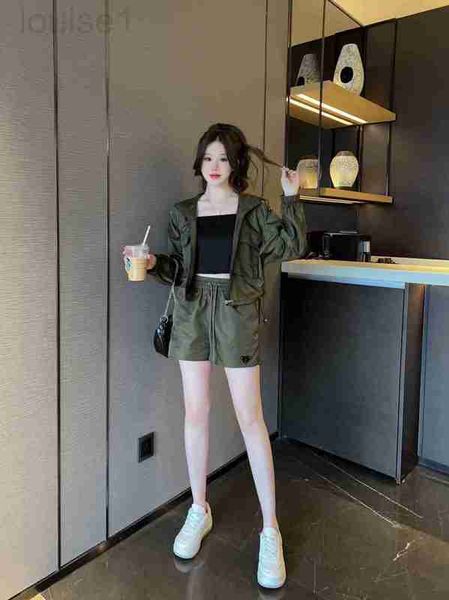 women's shorts designer 23 spring/summer new fashion classic triangle hooded coatelastic drawstring sunscreen set 64k9, White;black
women's shorts designer 23 spring/summer new fashion classic triangle hooded coatelastic drawstring sunscreen set 64k9, White;black