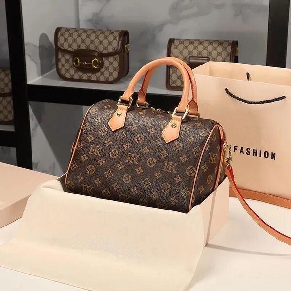 pillow bag designer womens bags genuine leather wallet ladies handbags wallets luxury women messenger shoulder bag purse 30cm with lock
pillow bag designer womens bags genuine leather wallet ladies handbags wallets luxury women messenger shoulder bag purse 30cm with lock