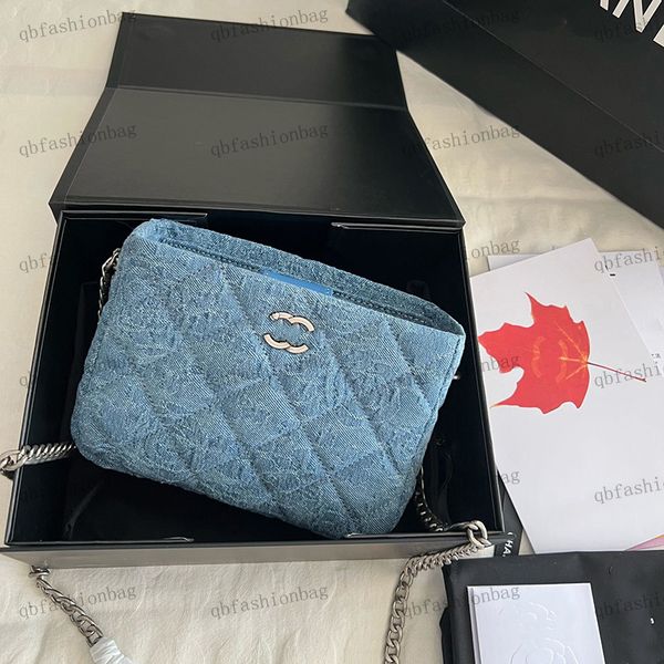 classic mini womens handbag denim camellia silver hardware metal chain love lock adjustment buckle mobile phone bag card clip bag makeup box
classic mini womens handbag denim camellia silver hardware metal chain love lock adjustment buckle mobile phone bag card clip bag makeup box