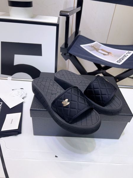 designer summer ladies slippers branded high-quality plaid high-platform sliders 2023 s fashion comfortable and breathable beach l indoor sc, Black
designer summer ladies slippers branded high-quality plaid high-platform sliders 2023 s fashion comfortable and breathable beach l indoor sc, Black