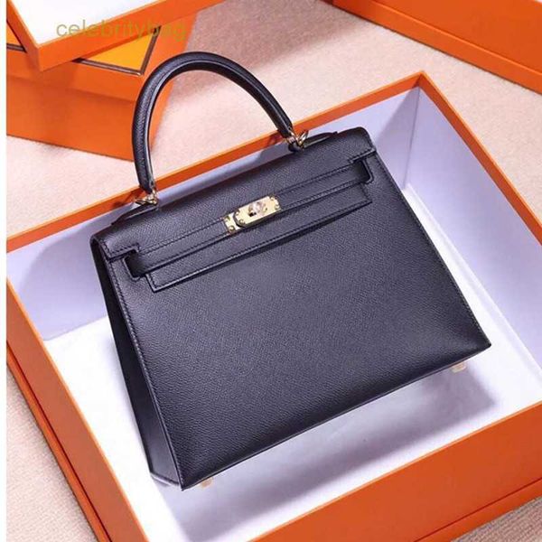 designer kelliess handbags hemres 2023 new second-generation hand with palm pattern lock buckle small square one shoulder portable leather f
designer kelliess handbags hemres 2023 new second-generation hand with palm pattern lock buckle small square one shoulder portable leather f