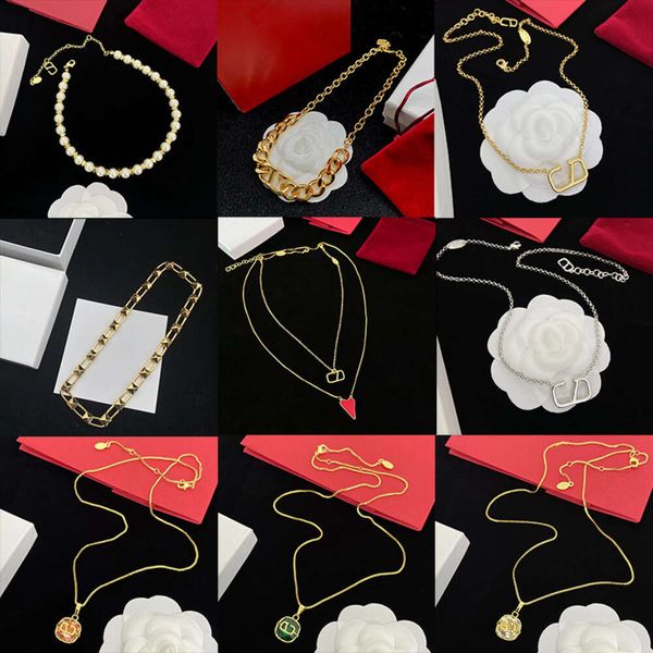 Classic Designer Necklace Jewelry Letter V Valentinolies jewelry Letter V Necklace Women's Pearl High Grade Fashion Versatile Tricolor Rhinestone Simple Necklace
Classic Designer Necklace Jewelry Letter V Valentinolies jewelry Letter V Necklace Women's Pearl High Grade Fashion Versatile Tricolor Rhinestone Simple Necklace