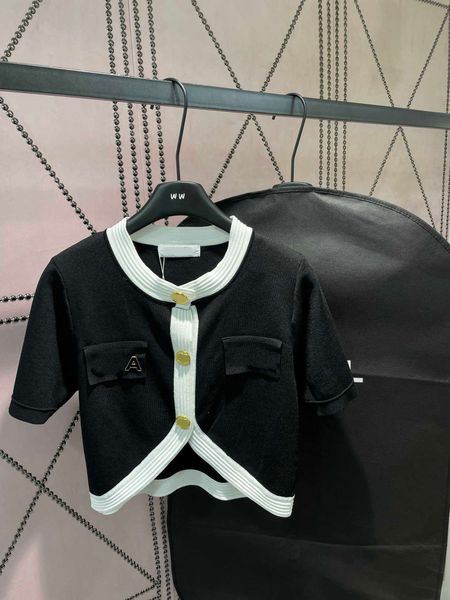 23ss designer clothes women tee womens t-shirt round neck black white short sleeve knitted cardigan short sleeve t-shirt clothes
23ss designer clothes women tee womens t-shirt round neck black white short sleeve knitted cardigan short sleeve t-shirt clothes