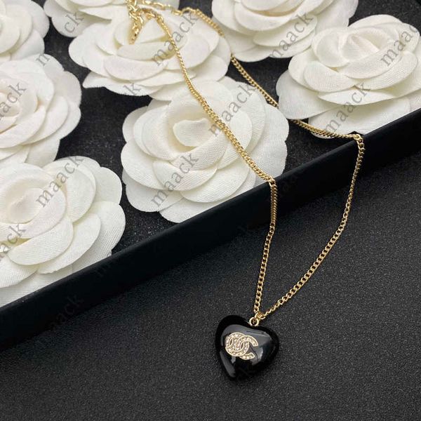 pendant necklaces necklace fashion women designer necklaces choker 18k gold plated brass copper c-letter pendant chain crystal m230408, Silver
pendant necklaces necklace fashion women designer necklaces choker 18k gold plated brass copper c-letter pendant chain crystal m230408, Silver