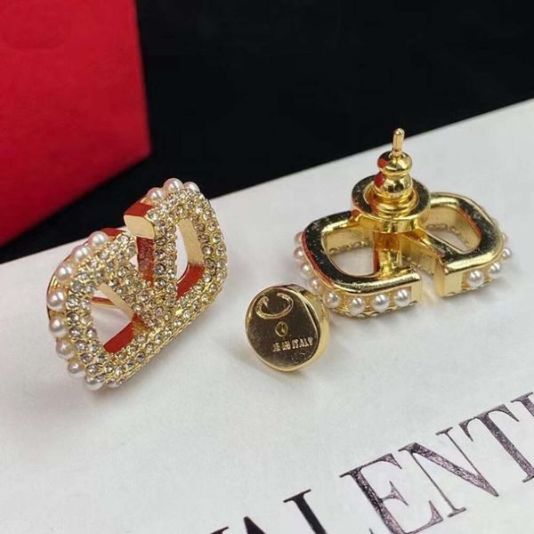 Classic Designer Earrings Jewelry Letter V jewelry V Letter Rhinestone Earring Style Luxury S925 Silver Needle Earrings for Women Christmas gift
Classic Designer Earrings Jewelry Letter V jewelry V Letter Rhinestone Earring Style Luxury S925 Silver Needle Earrings for Women Christmas gift