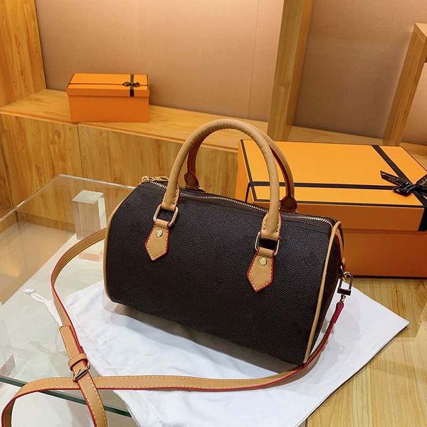 hi quality bag designer handbag new retro women's bag large capacity pillow bag fashion one shoulder crossbody bag 30cm shoulder handba
hi quality bag designer handbag new retro women's bag large capacity pillow bag fashion one shoulder crossbody bag 30cm shoulder handba