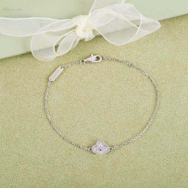 designer bracelets s925 silver mini flower bracelet with all diamond for women wedding jewelry gift web115
designer bracelets s925 silver mini flower bracelet with all diamond for women wedding jewelry gift web115
