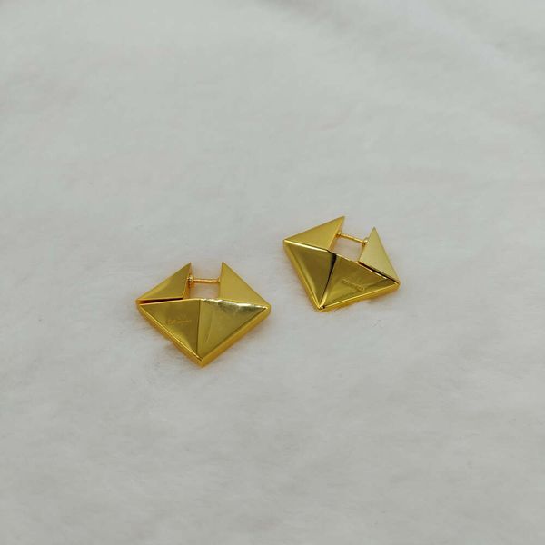 Classic Designer Earrings Jewelry Letter V jewelry Willow Nail Conical Diamond Irregular Brass Gold Plated Earring for Women Openings Earrings
Classic Designer Earrings Jewelry Letter V jewelry Willow Nail Conical Diamond Irregular Brass Gold Plated Earring for Women Openings Earrings