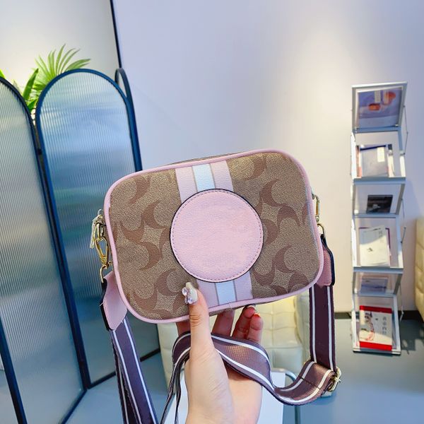 designers cross body bag fashion shoulder bag classical letter camera bags dermal quality good soho disco match multifunctional simplicity
designers cross body bag fashion shoulder bag classical letter camera bags dermal quality good soho disco match multifunctional simplicity