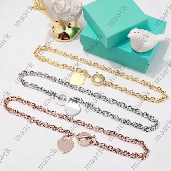 pendant necklaces luxury designer 18k gold heart-shaped pendant necklace set original fashion classic bracelet jewelry factory wholesale and, Silver
pendant necklaces luxury designer 18k gold heart-shaped pendant necklace set original fashion classic bracelet jewelry factory wholesale and, Silver