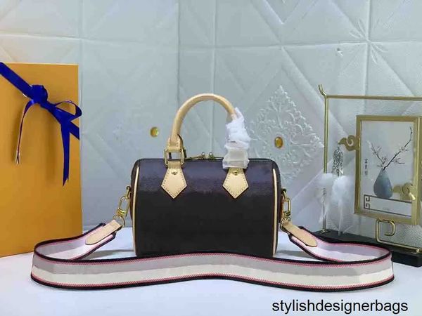 totes hbp luxurys designers women bags speedy embossed totes womens messenger bag classic style lady handbags speedys with mini duffle 48/23
totes hbp luxurys designers women bags speedy embossed totes womens messenger bag classic style lady handbags speedys with mini duffle 48/23
