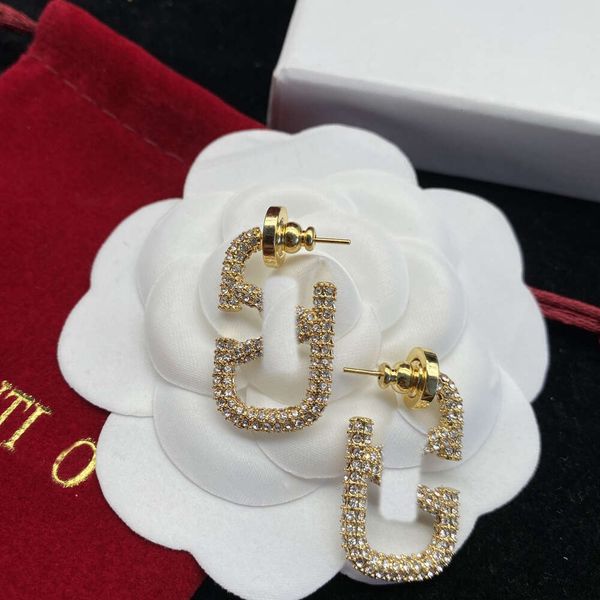 Classic Designer Earrings Jewelry Letter V Valentinolies jewelry letter v Geometric Diamond earring for Celebrity Light Luxury Versatile French Jewelry gifts
Classic Designer Earrings Jewelry Letter V Valentinolies jewelry letter v Geometric Diamond earring for Celebrity Light Luxury Versatile French Jewelry gifts