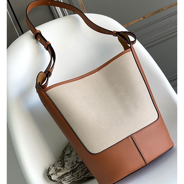 designer handbags canvas bucket bags bucket hobos shoulder bag letter lo cross body drawstring bags new women's fashion cowhide rope ha
designer handbags canvas bucket bags bucket hobos shoulder bag letter lo cross body drawstring bags new women's fashion cowhide rope ha