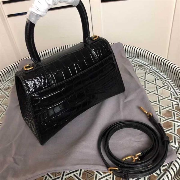 women's bag original leather crocodile hourglass fashion trend one shoulder messenger women's flip
women's bag original leather crocodile hourglass fashion trend one shoulder messenger women's flip