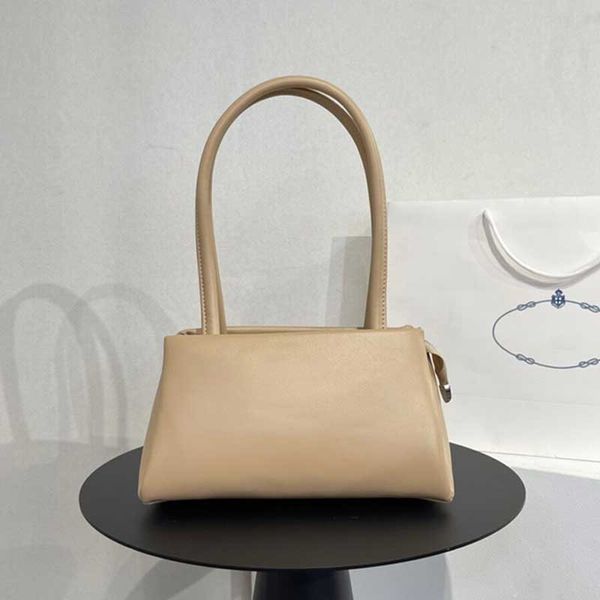 niche design pillow bag armpit bag bag shoulder bag crossbody bag handbag female bag large capacity tote bag
niche design pillow bag armpit bag bag shoulder bag crossbody bag handbag female bag large capacity tote bag