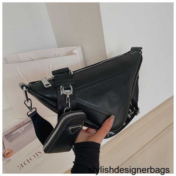 classic chain designer triangle bags women shoulder bag cross handbag wallet fashion real leather bag 48/23 
classic chain designer triangle bags women shoulder bag cross handbag wallet fashion real leather bag 48/23