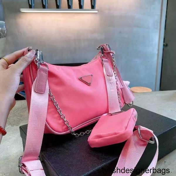 2022 fashion designers bags re-edition 2005 nylon woman men luxury crossbody tote hobo shoulder purses handbags bag wallet backpak 48/23
2022 fashion designers bags re-edition 2005 nylon woman men luxury crossbody tote hobo shoulder purses handbags bag wallet backpak 48/23