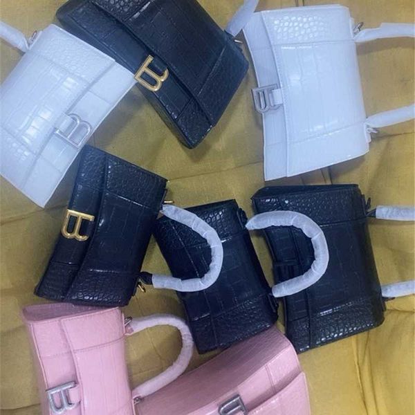 star same bag female 2023 new fashion messenger versatile b home crocodile hourglass character leather
star same bag female 2023 new fashion messenger versatile b home crocodile hourglass character leather