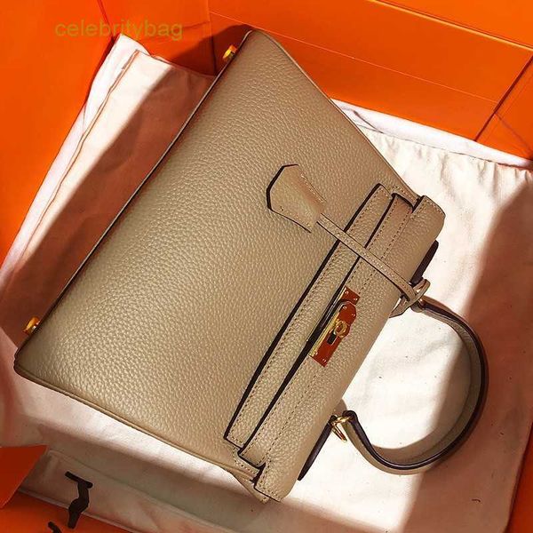 designer kelliess handbags hemres 2023 new layer cowhide h bag large capacity one shoulder oblique straddle handbag wedding leather has logo
designer kelliess handbags hemres 2023 new layer cowhide h bag large capacity one shoulder oblique straddle handbag wedding leather has logo
