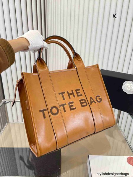yy luxury designer handbag leather bella tote shopping bag fashion classic handbag women's handbag with bag wallet women's 48/23
yy luxury designer handbag leather bella tote shopping bag fashion classic handbag women's handbag with bag wallet women's 48/23